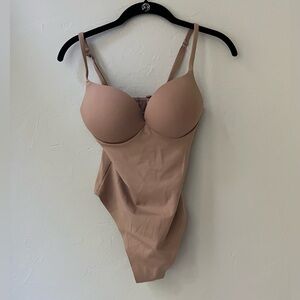 SKIMS ULTIMATE BODY PUSH UP THONG BODYSUIT SIENNA XS